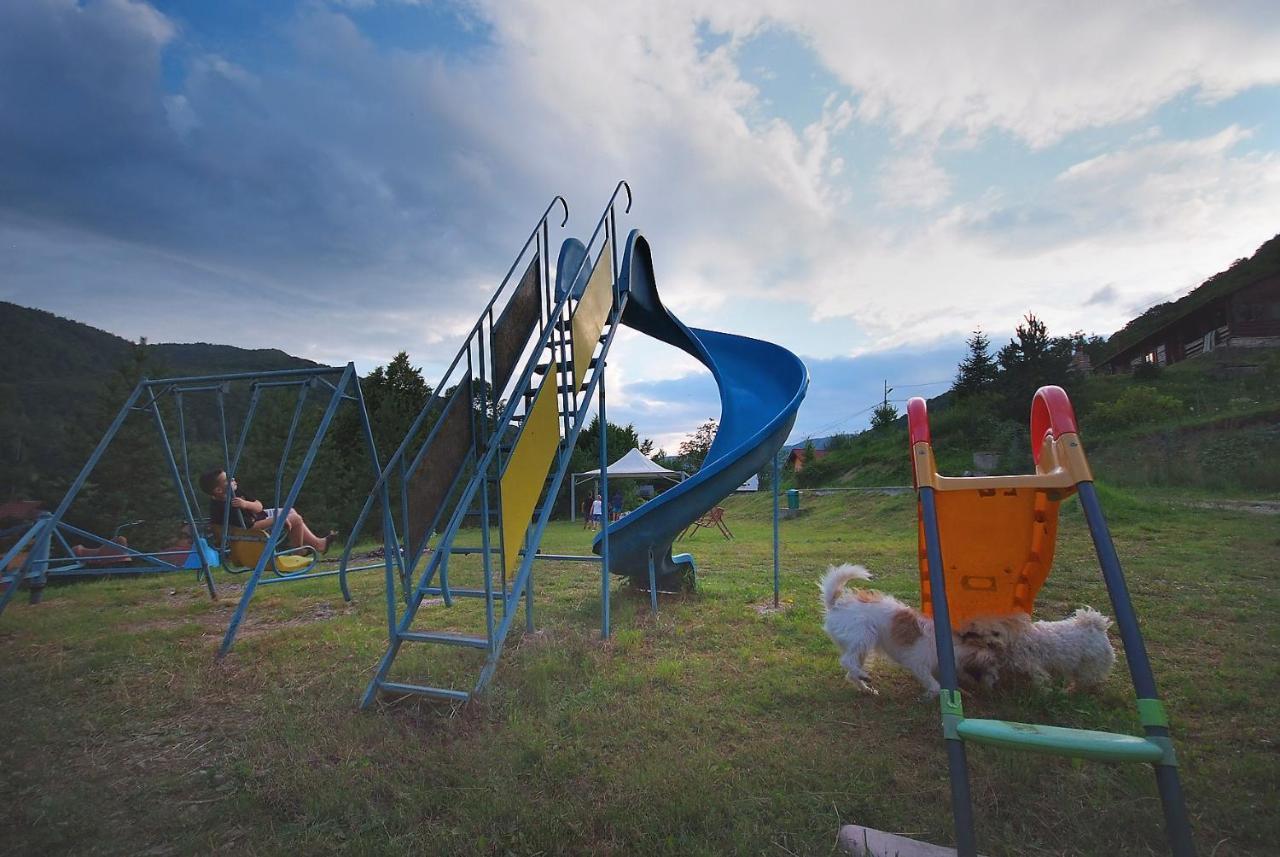Pensiunea Poiana Verde Slănic-Moldova Exterior foto
